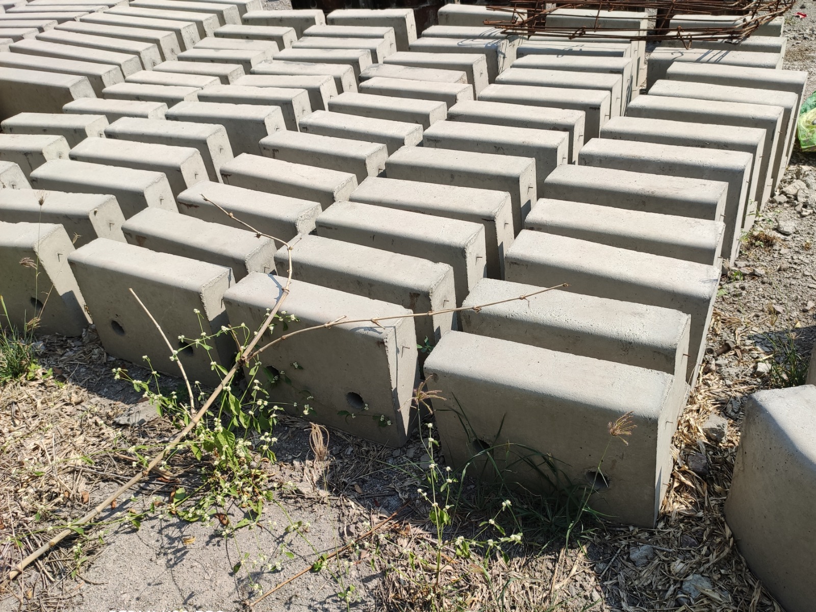 Kerbstone 500L x 350H x 125/150mm Thick